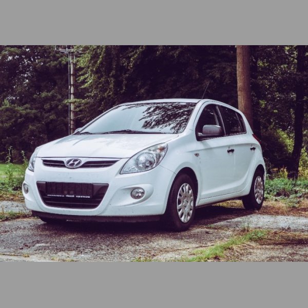 Hyundai I20 1,25 Life • 57 kW • A/C • isofix •