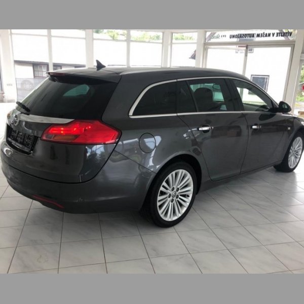 OPEL INSIGNIA 2.0CDTi // KRASAVEC — 145.000 KM — 2012