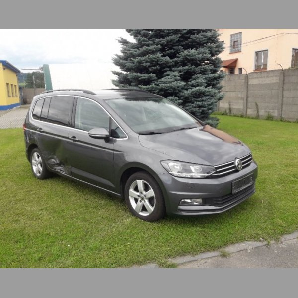 Volkswagen Touran 1.4 TSI 110 KW 7 míst