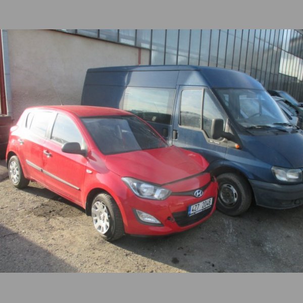 HYUNDAI i20 1.2 63 kw r.v.2012