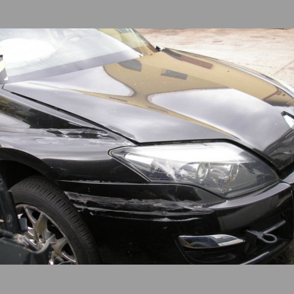 Renault Laguna  2.0 dci r.v. 2012 prodam nahradni dily.