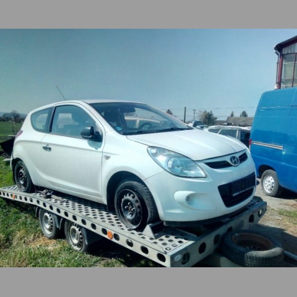 HYUNDAI I20 3dv 1.2 57 kw r.v.2011