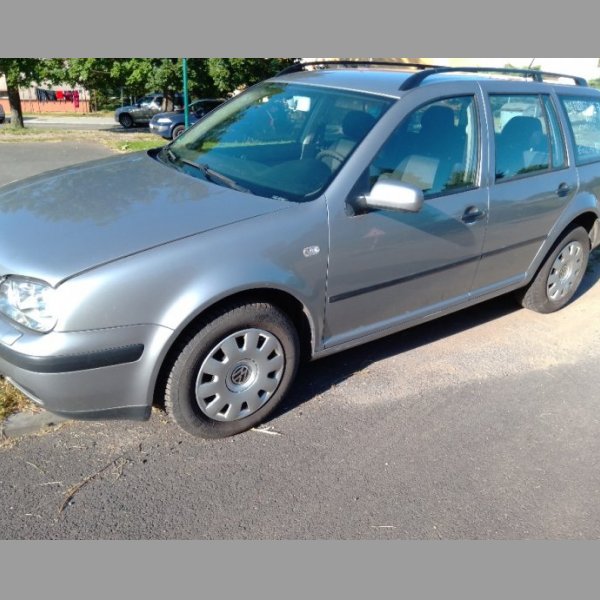 Volkswagen Golf 1,6 Combi 77kw